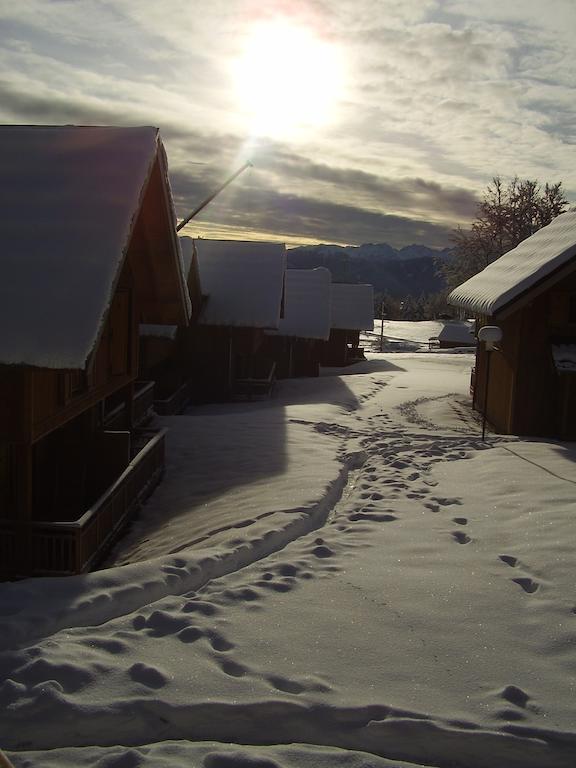 Madame Vacances Les Chalets Du Berger La Féclaz Exterior foto